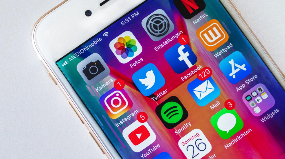 職場で受けたパワハラを電話で相談できるオンラインサポート